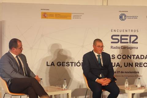 Javier Pérez de la Cruz y Manuel Soler, durante su intervención en Encuentro SER, celebrado en el auditorio El Batel.
